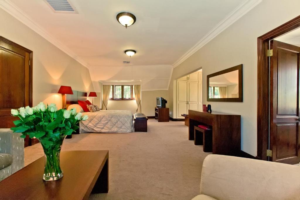 מלון הילקרסט Eagle Wind Manor מראה חיצוני תמונה